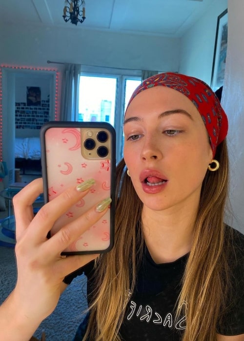 Elsie Hewitt as seen in a selfie that was taken in January 2021