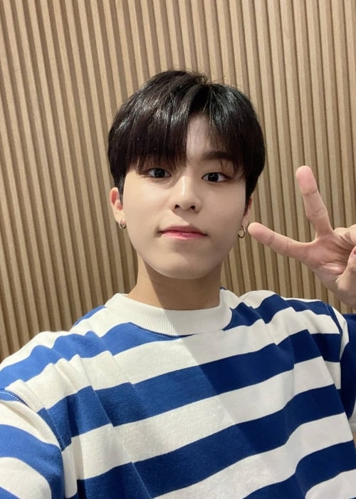 Jeongwoo in a selfie that was taken in March 2021