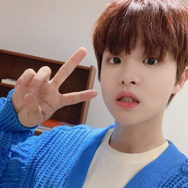 Jihoon in a selfie that was taken in the past