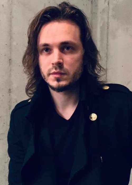 how tall is jonathan jackson