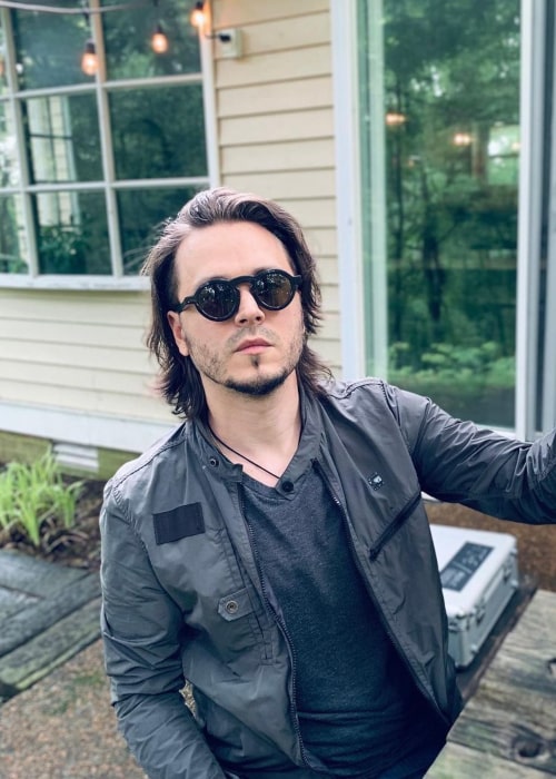 Jonathan Jackson in an Instagram selfie from May 2020