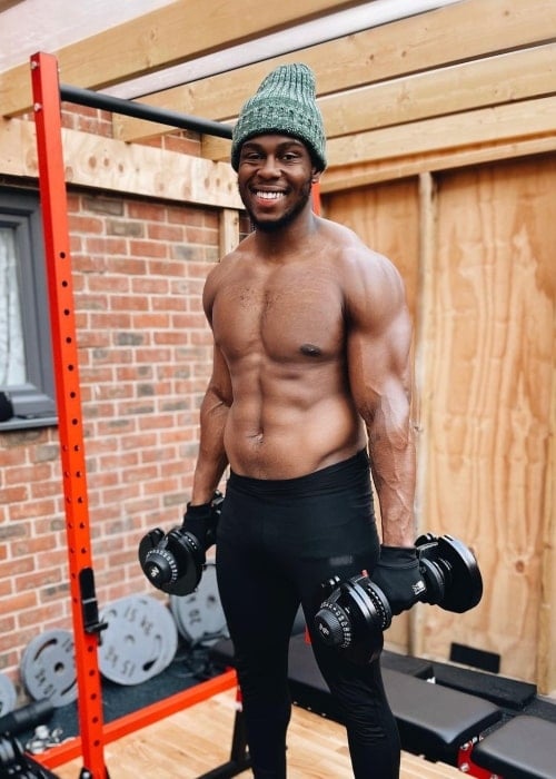 Kelechi Dyke as seen in a shirtless picture that was taken in January 2021