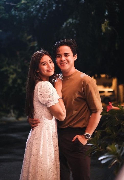 Khalil Ramos and Gabbi Garcia smiling for the camera while enjoying their 4th anniversary