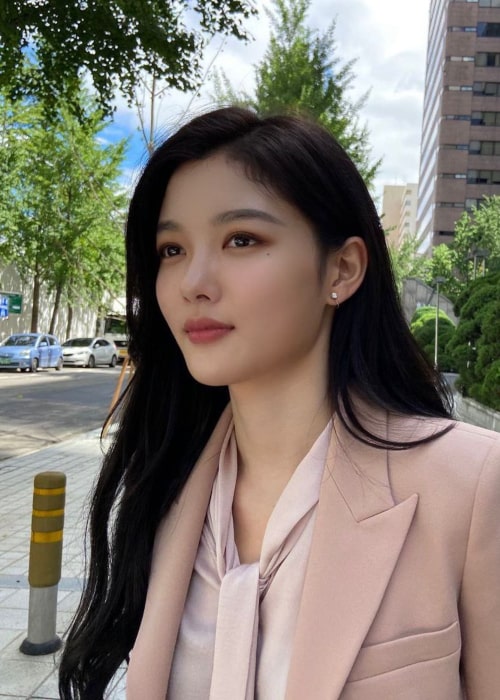 Kim Yoojung Height, Weight, Age, Family, Facts, Education, Biography