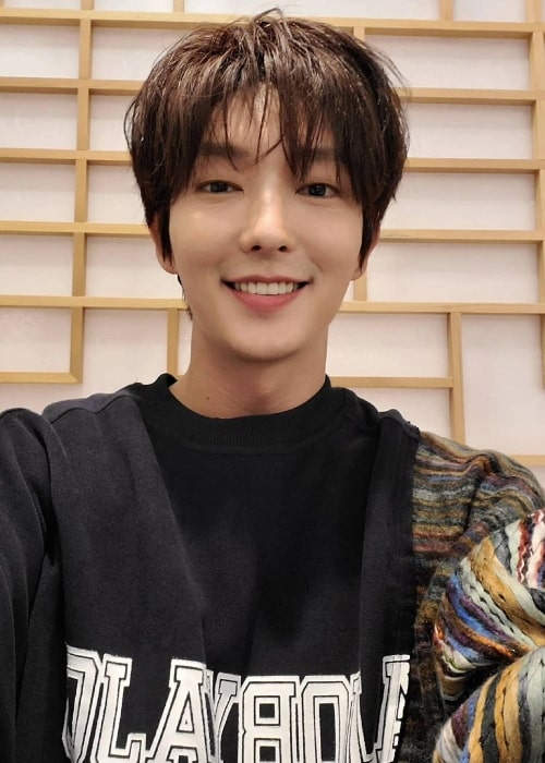 Lee Joon-gi as seen while smiling for a selfie in November 2020