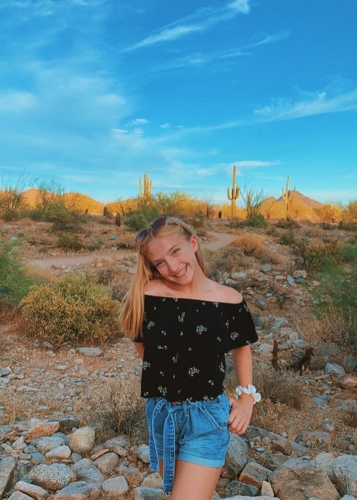 Lilly Bartlam smiling for a picture in Scottsdale, Arizona in August 2019