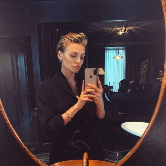 Wallis Day as seen while taking a mirror selfie in July 2020