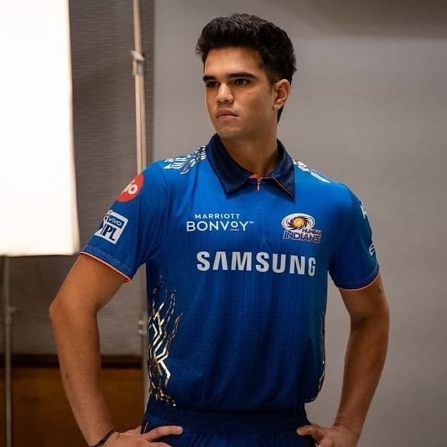 Arjun as seen wearing his Mumbai Indians t-shirt