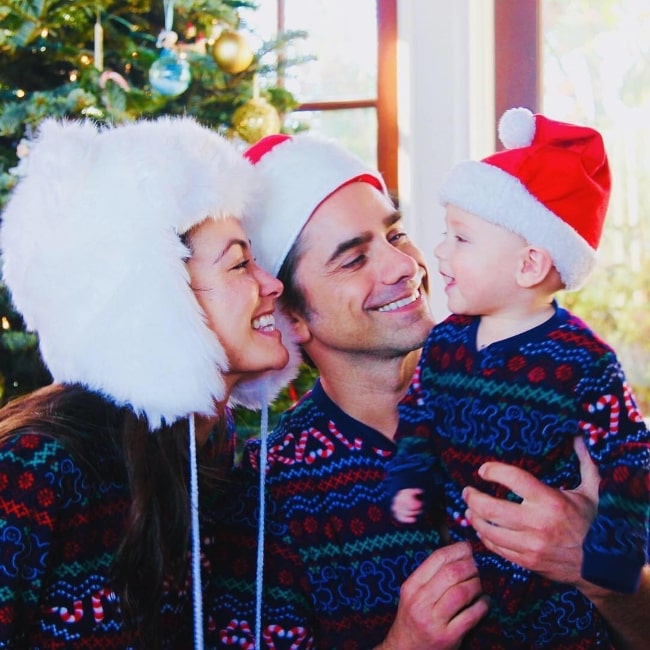 Caitlin McHugh in a Christmas picture with her family in December 2018