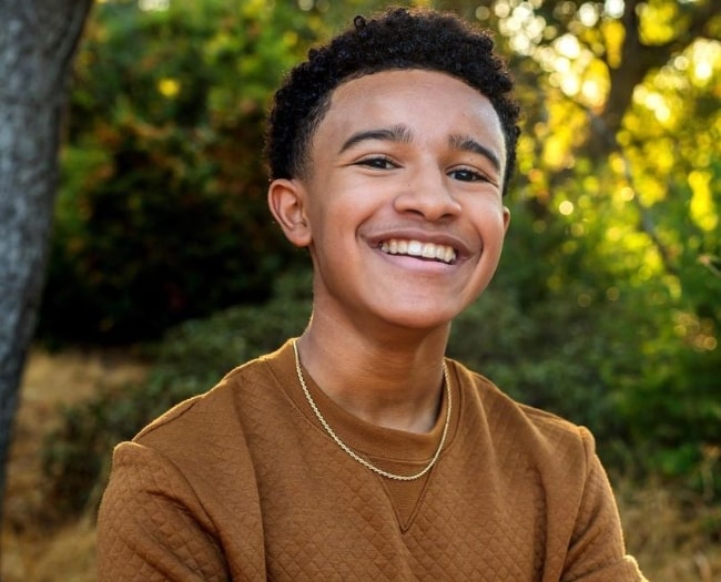 Cameron J. Wright Height, Weight, Age, Girlfriend, Biography, Family