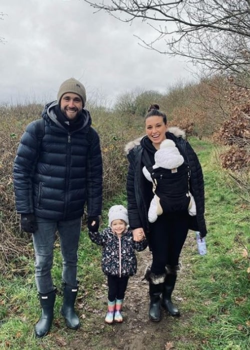 Chris Woakes and Amie Louise, with their daughters, as seen in December 2020