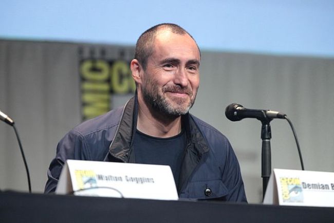 Demián speaking at the Comic-Con Festival in 2015