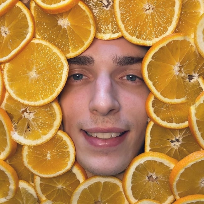 Drew Gooden in October 2020 amidst sweet oranges