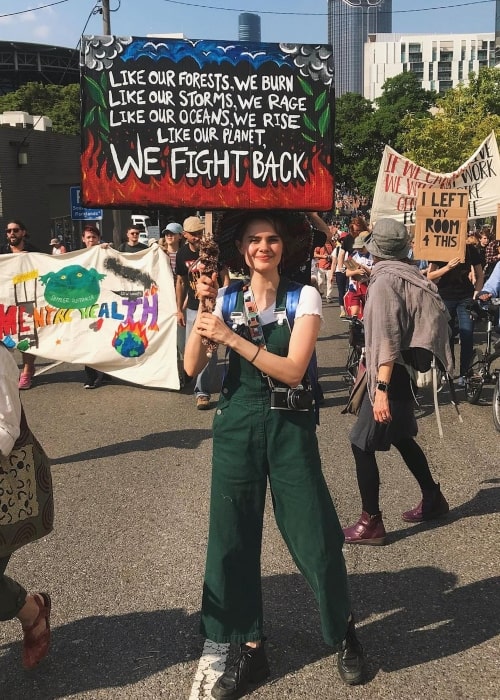 Elizabeth Cullen in a picture that was taken during a protest in Global Climate protection in September 2019