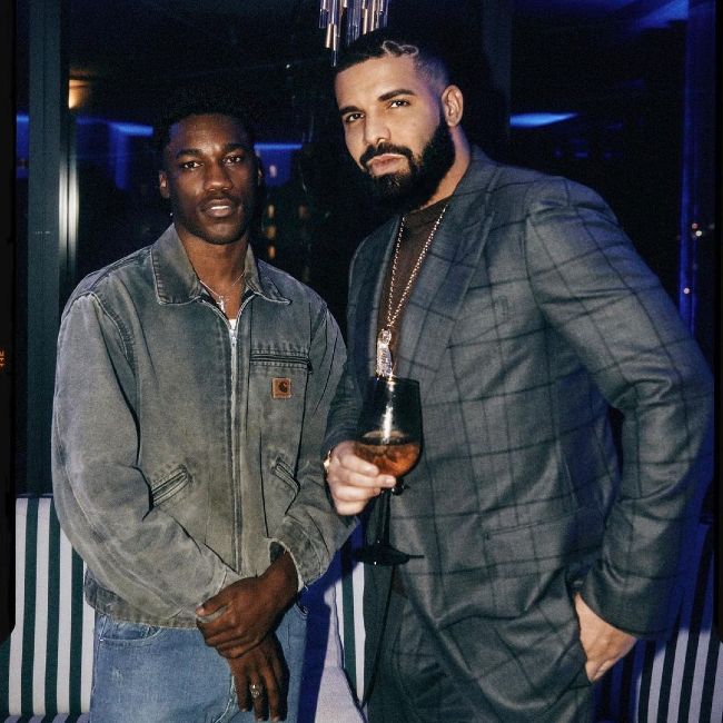Giveon as seen posing with Drake in October 2020