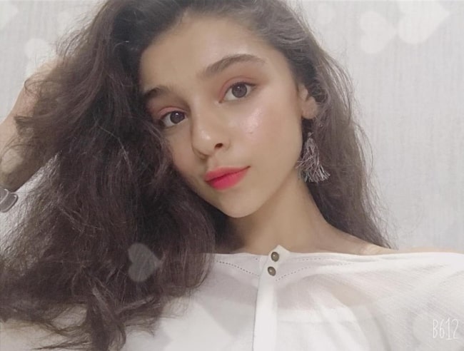 Gracy Goswami sharing her selfie in September 2019