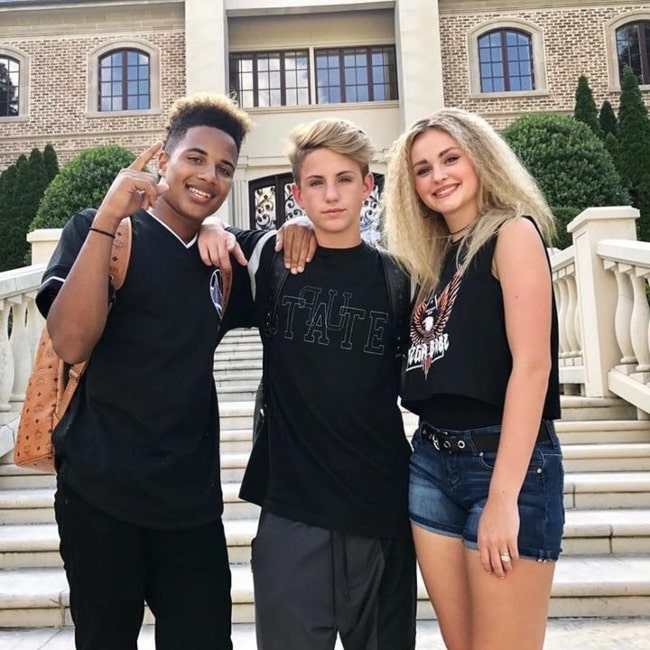 Justin Bradford as seen in a picture alongside rapper MattyBRaps and singer Ivey Meeks in 2017