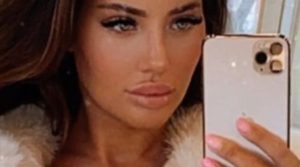 Yazmin Oukhellou