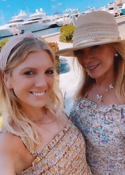 Ramona Singer (Right) and Avery Singer smiling for a selfie in Palm Beach, Florida in March 2021