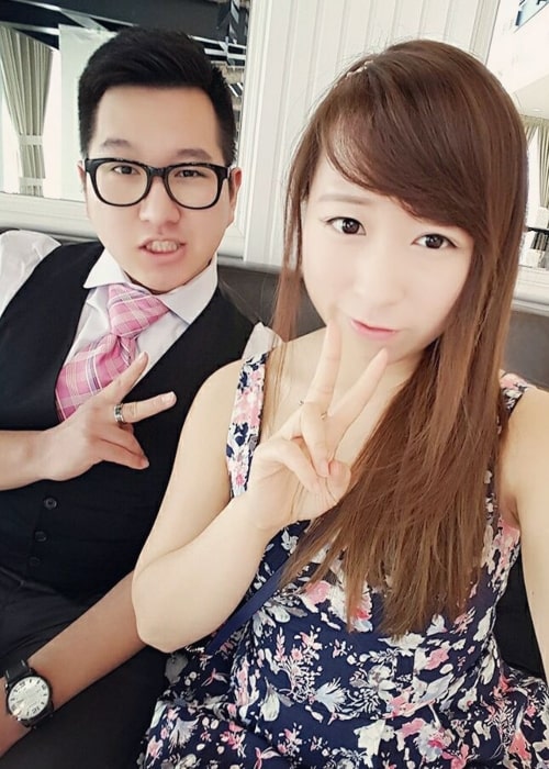 BaboAbe as seen in a selfie that was taken with fellow Twitch star Natsumiii in May 2016