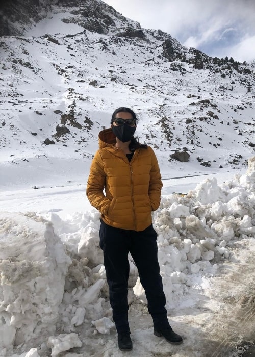 Bhumika Chawla posing for a picture while on the way to Atal Tunnel in Rohtang, Himachal Pradesh in December 2020