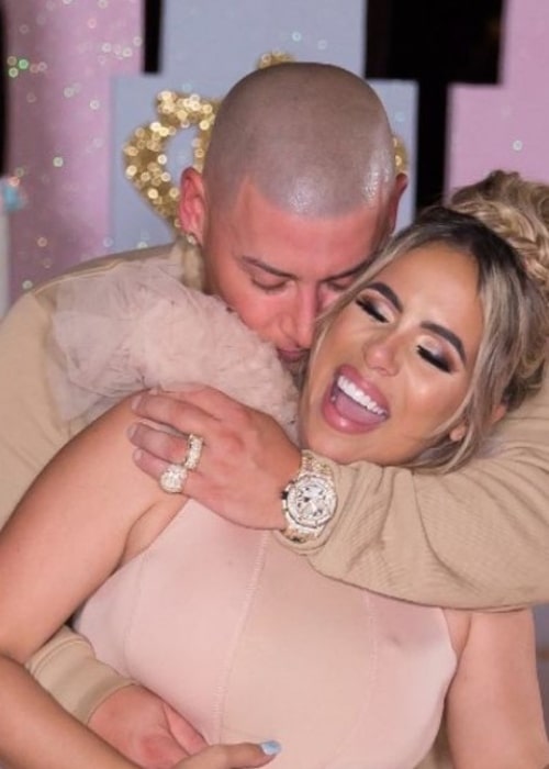 Cosculluela and Jennifer Fugenzi, as seen in November 2019