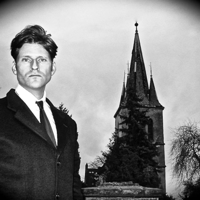 Crispin Glover in October 2014 in front of the Konarovice Balustrade before its renovation