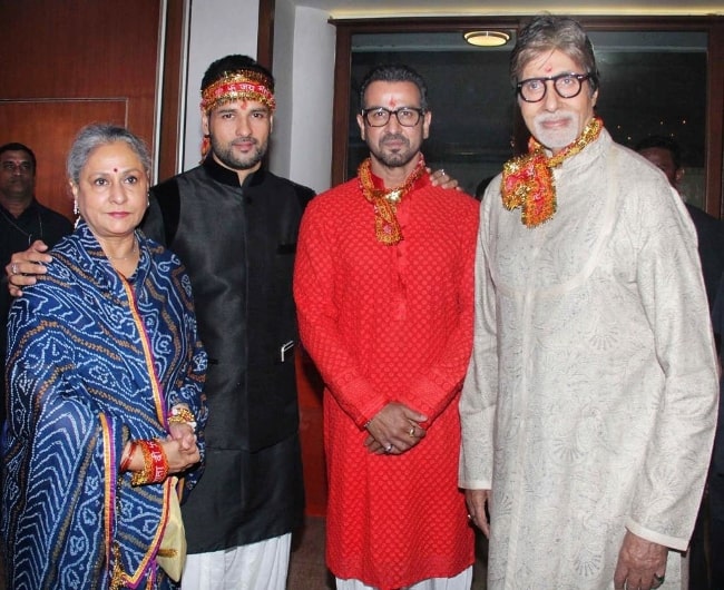 From Left to Right - Jaya Bachchan, Rohit Roy, Ronit Roy, and Amitabh Bachchan as seen in an Instagram post in April 2021