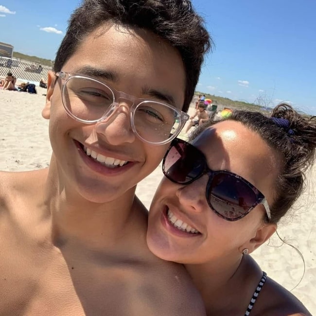 Gregory Diaz IV as seen in a selfie that was taken with his mother at the beach in May 2021