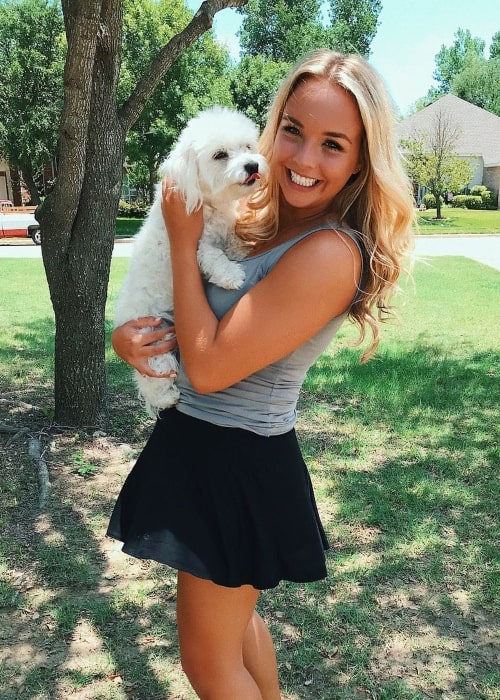 Kylee Renee as seen in a picture that was taken with one of her dogs in June 2018