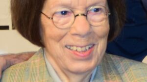 Linda Hunt