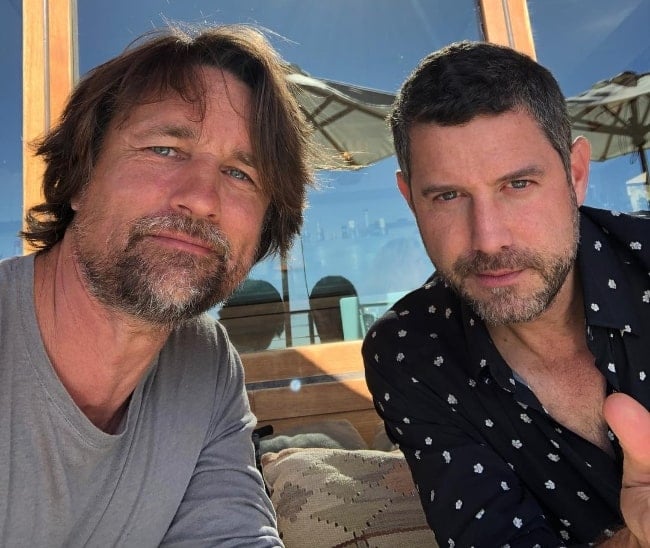 Martin Henderson (Left) in a selfie with his friend in Malibu, California in January 2019