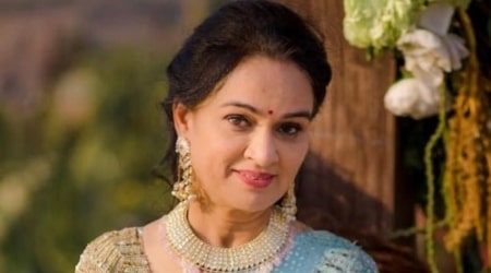 Padmini Kolhapure Height, Weight, Age, Family, Facts, Spouse, Biography