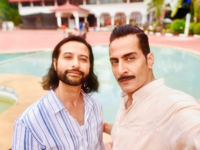 Sudhanshu Pandey (Right) as seen while taking a selfie with Apurva Agnihotri in June 2021