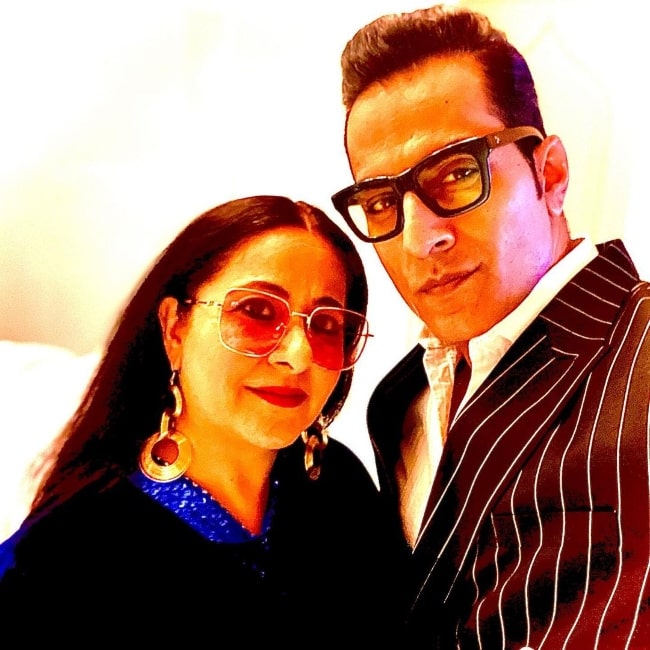 Sudhanshu Pandey in a selfie with his wife in January 2021