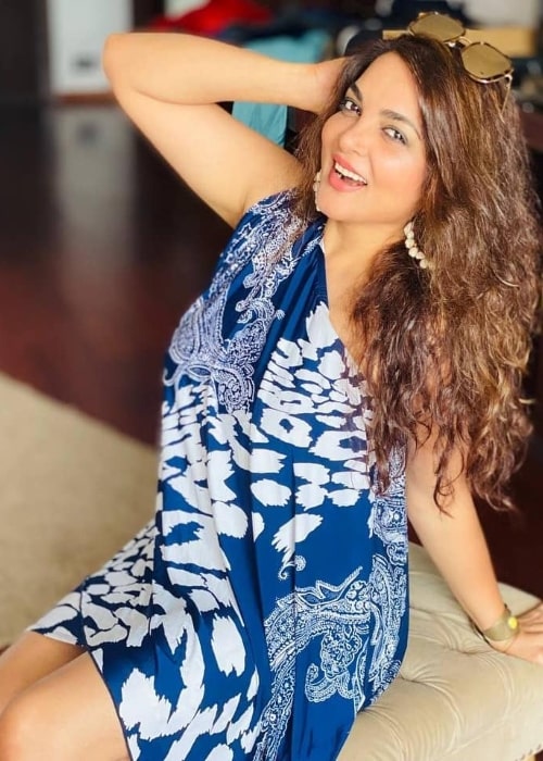 Tanu Vidyarthi smiling for the camera in March 2021