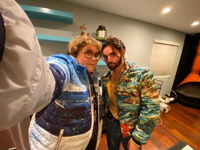 Andy Milonakis (Left) as seen while taking a selfie with Vincent Cyr in February 2020
