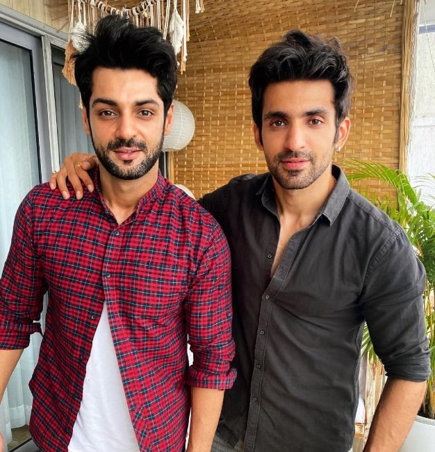 Arjit Taneja (Right) as seen while posing for a picture alongside Karan Wahi