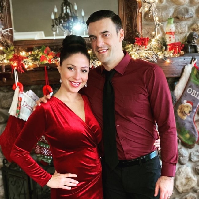 Dan Gheesling and his wife in December 2020 wishing everyone had a lovely Christmas