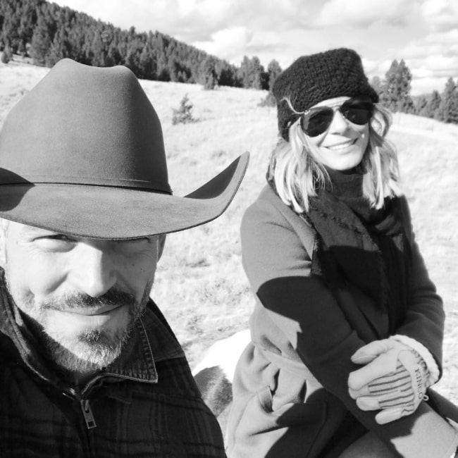 Eddie Cibrian taking a selfie with LeAnn Rimes