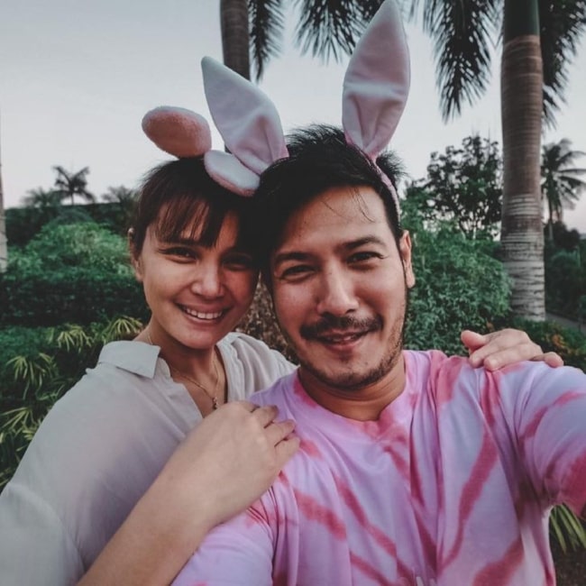 John Prats and her beau Isabel Oli in April 2021