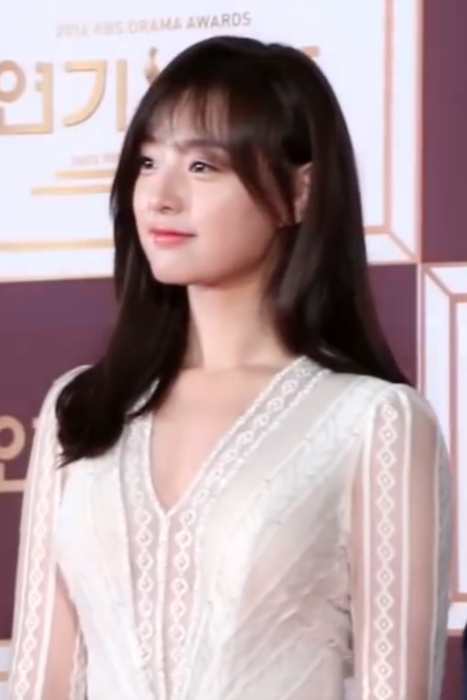 Kim Ji-won seen at the KBS Drama Awards in 2016
