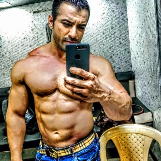 Nirbhay Wadhwa sharing his selfie in February 2021