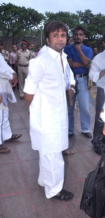 Rajpal Yadav pictured at Rajesh Khanna's prayer meet in 2012