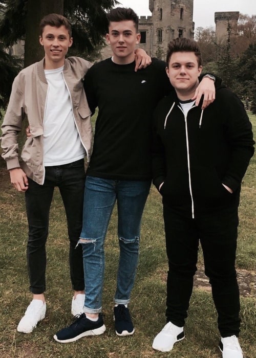 SuchSpeed as seen in a picture that was taken with his firend and Jack Abbott at the Alton Towers in November 2016