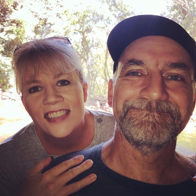 Suzanne Hollister with her husband Jim Hollister in a selfie that was taken in June 2019