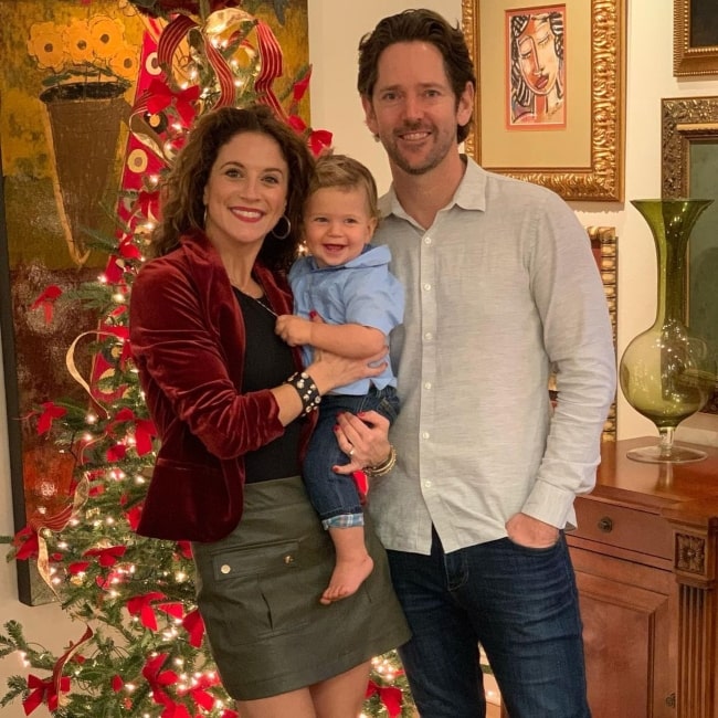 Alexis Carra as seen in a picture that was taken with her husband Christopher Girbés and their son Pierce Manuel in December 2020