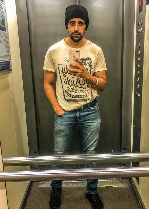 Anil Charanjeett as seen while taking a mirror selfie in August 2021