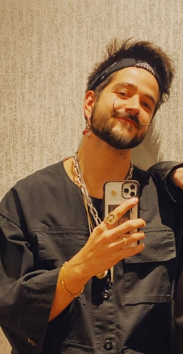 Camilo Echeverry sharing his selfie in October 2020
