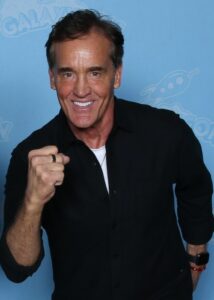John Wesley Shipp Height, Weight, Age, Girlfriend, Biography, Family